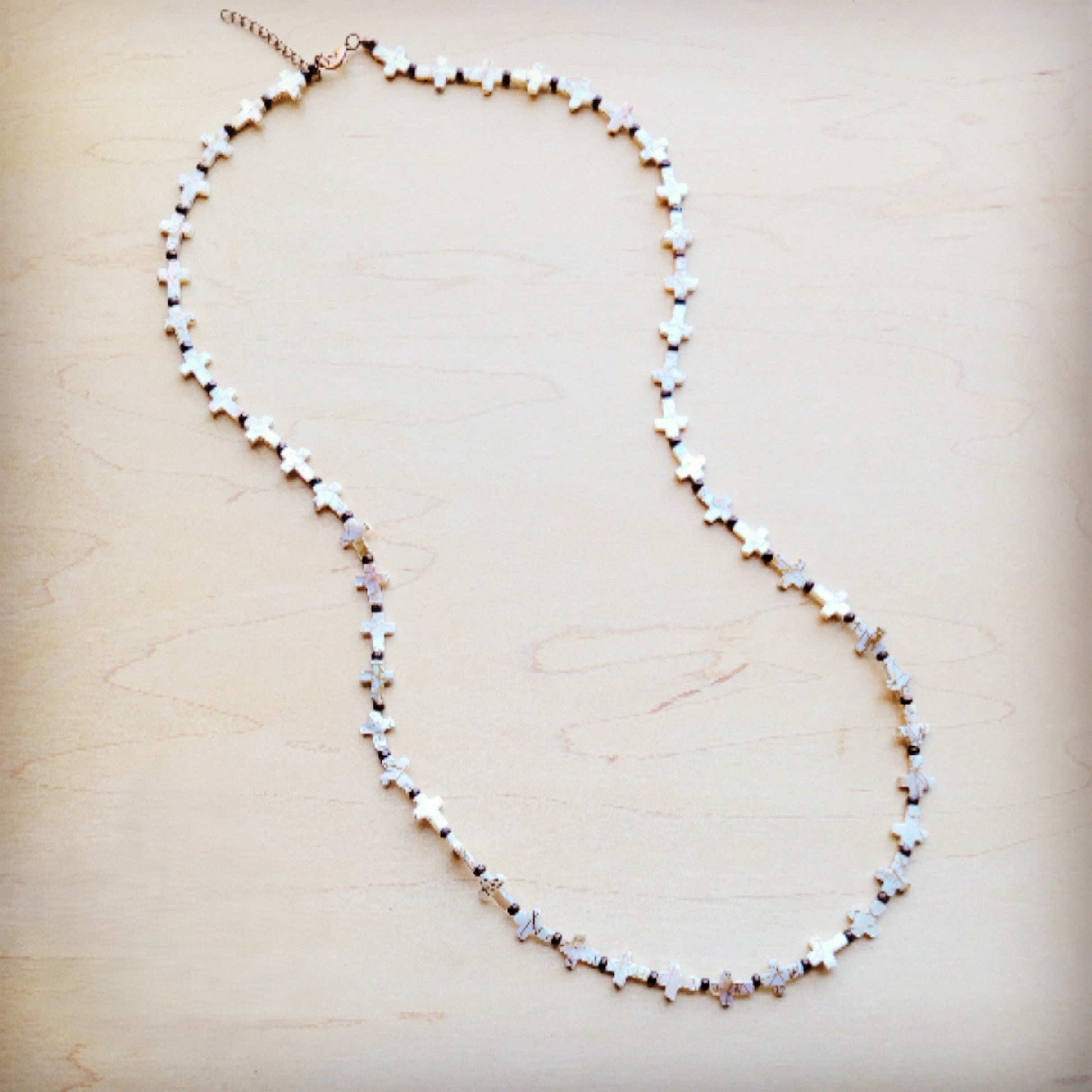 **Long Mother-of-Pearl Cross Necklace 259p