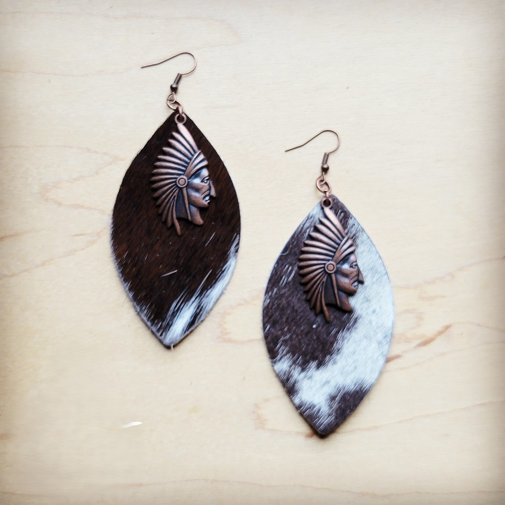 **Black & White Leather Hide Earrings w/ Indian 220j