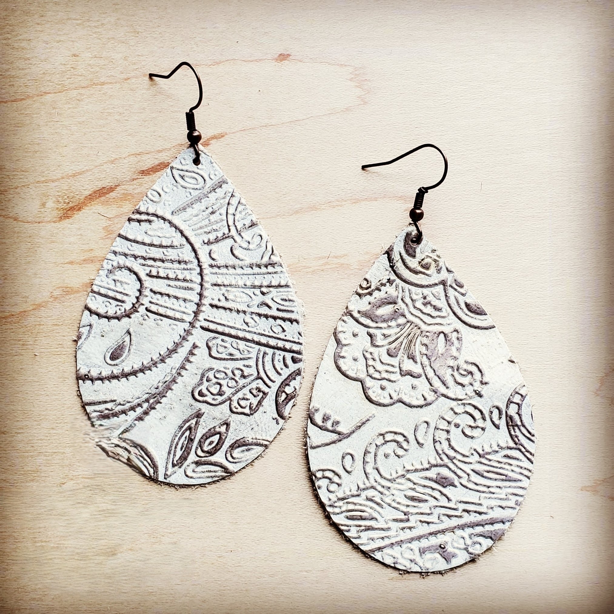 **Leather Teardrop Earring-Oyster Paisley 203h